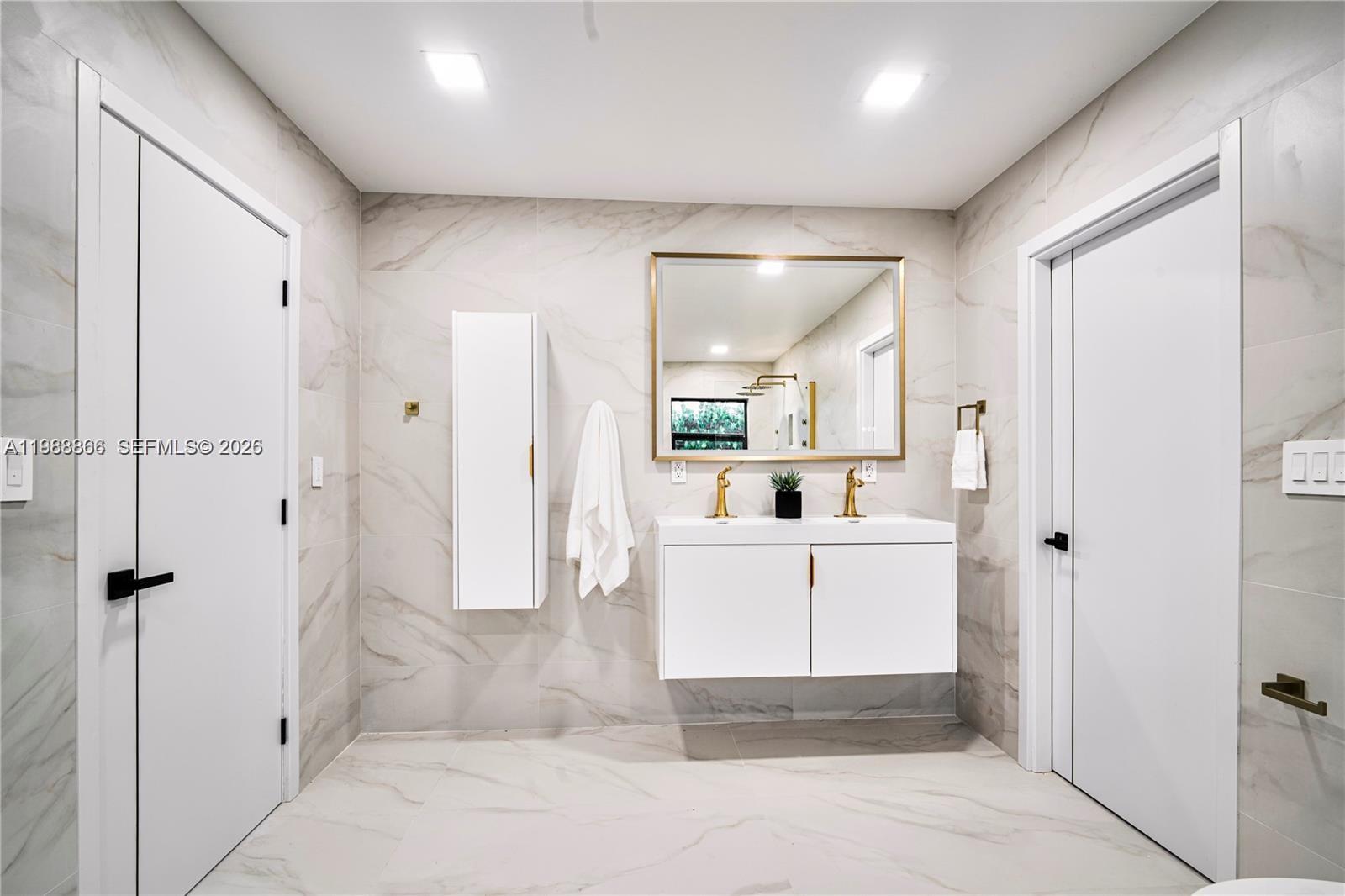 5561 NE 28th Ave, Fort Lauderdale FL 33308