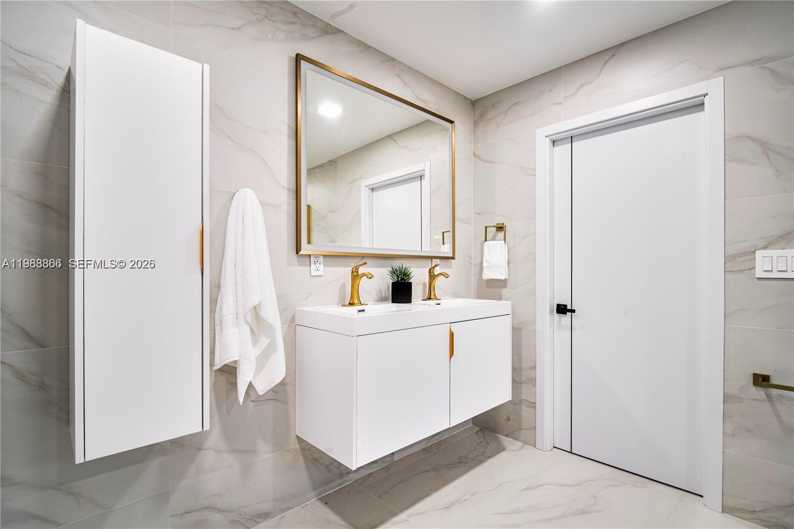 5561 NE 28th Ave, Fort Lauderdale FL 33308