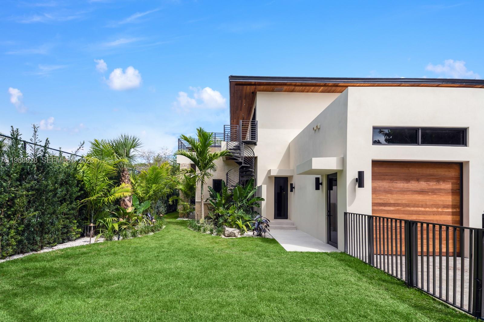 5545 SW 81st Ter, Miami FL 33143