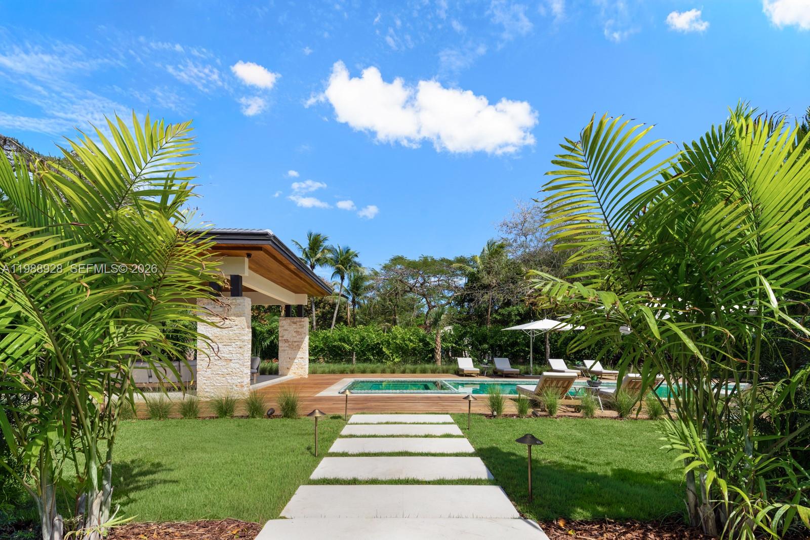 5545 SW 81st Ter, Miami FL 33143