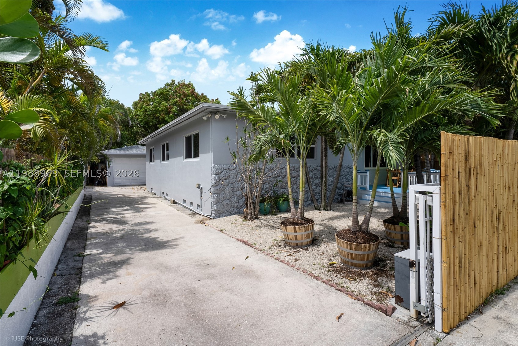 113 SW 2nd St, Hallandale Beach FL 33009