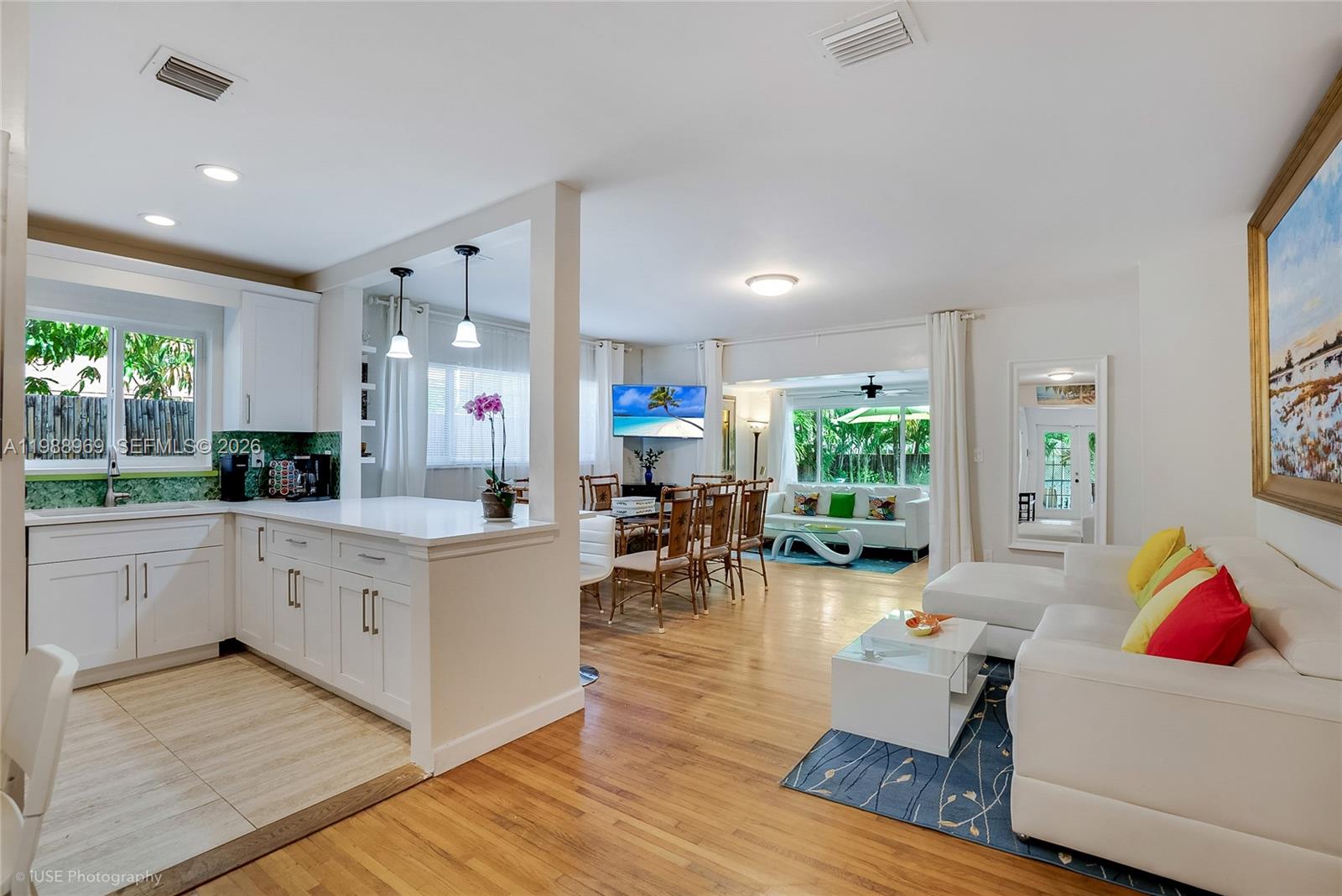 113 SW 2nd St, Hallandale Beach FL 33009