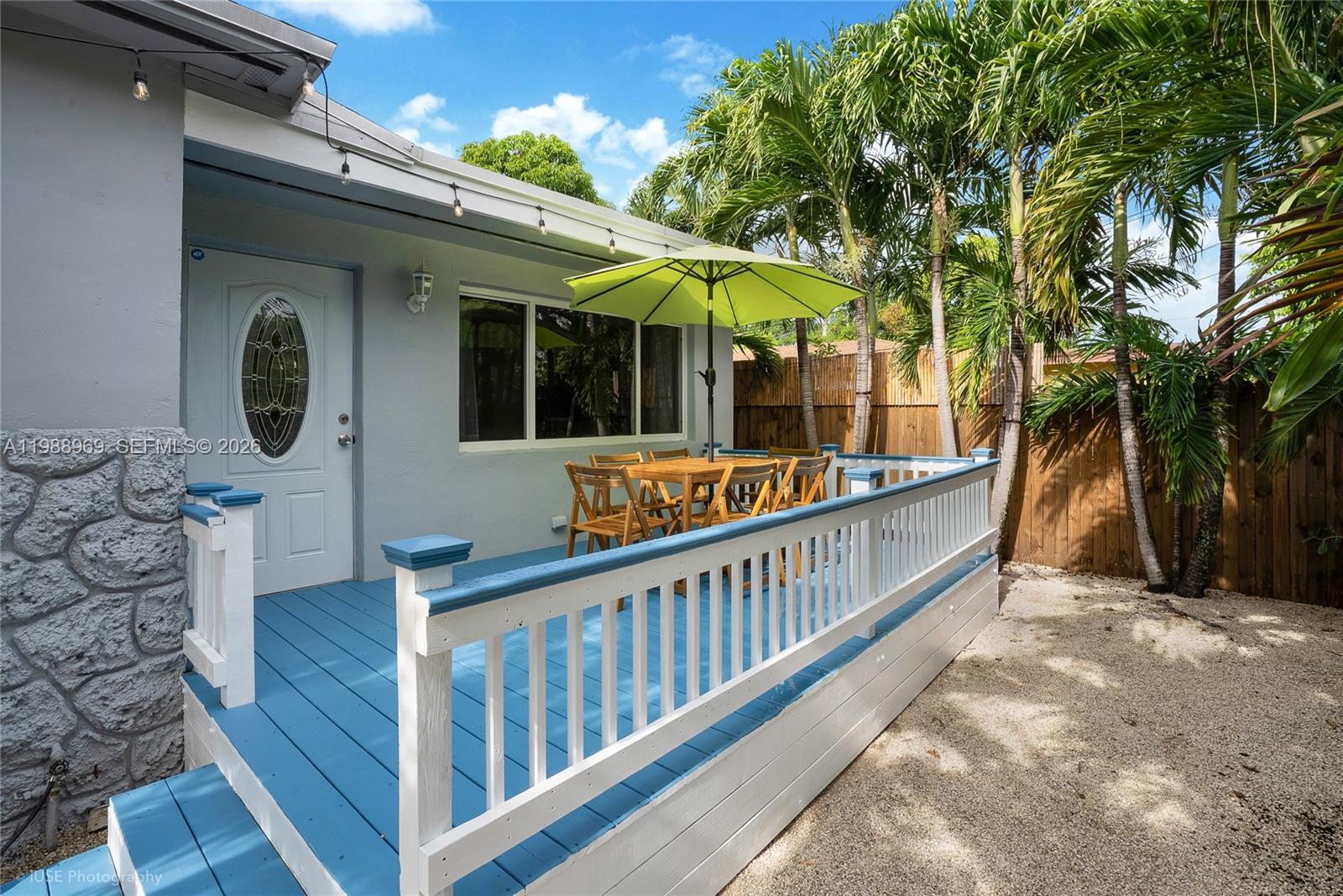 113 SW 2nd St, Hallandale Beach FL 33009