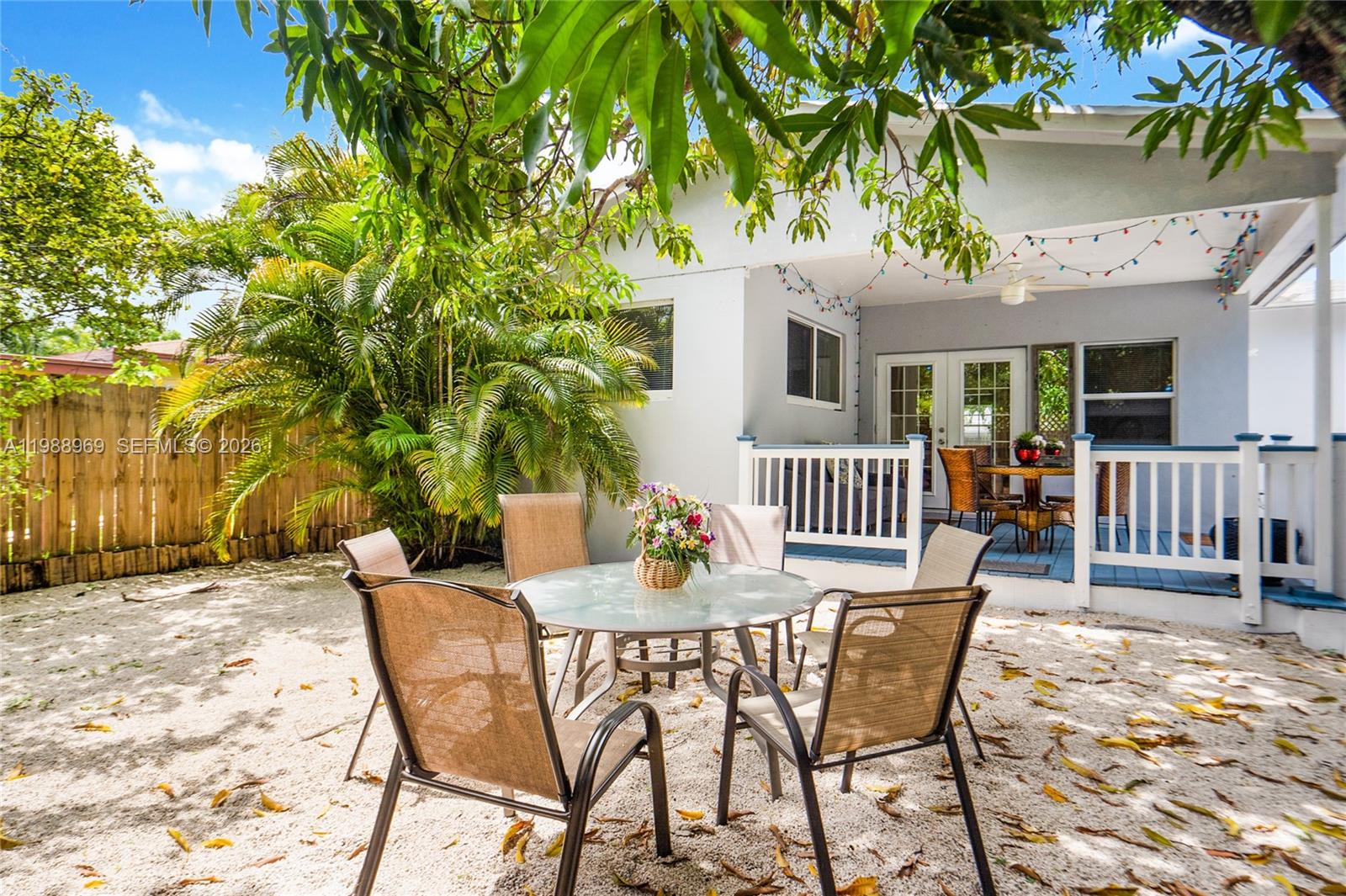 113 SW 2nd St, Hallandale Beach FL 33009