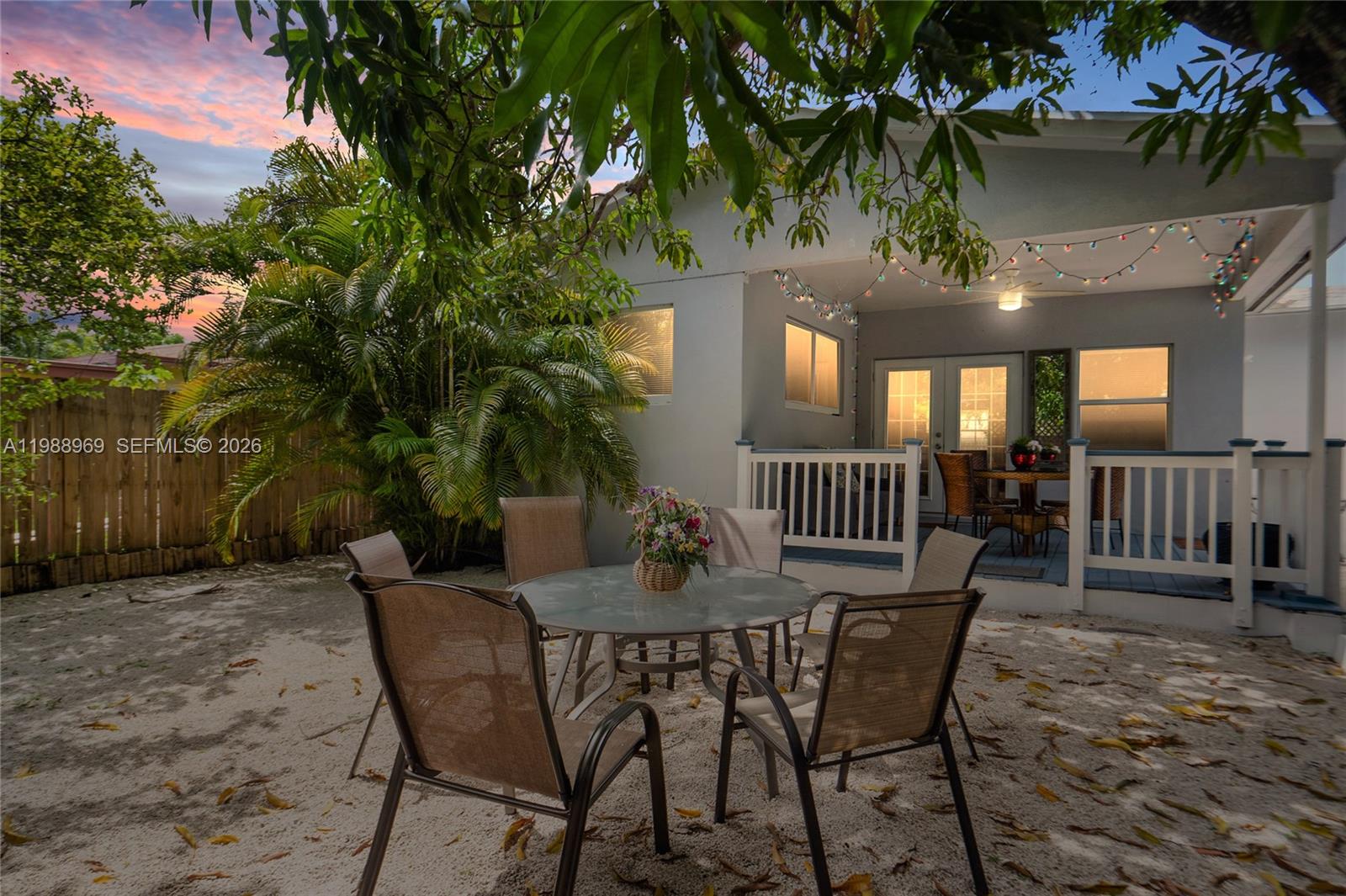 113 SW 2nd St, Hallandale Beach FL 33009