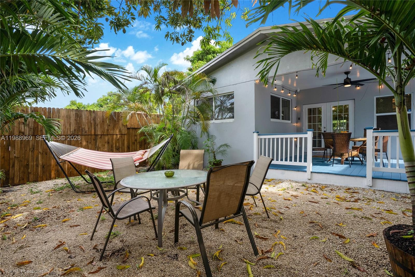 113 SW 2nd St, Hallandale Beach FL 33009