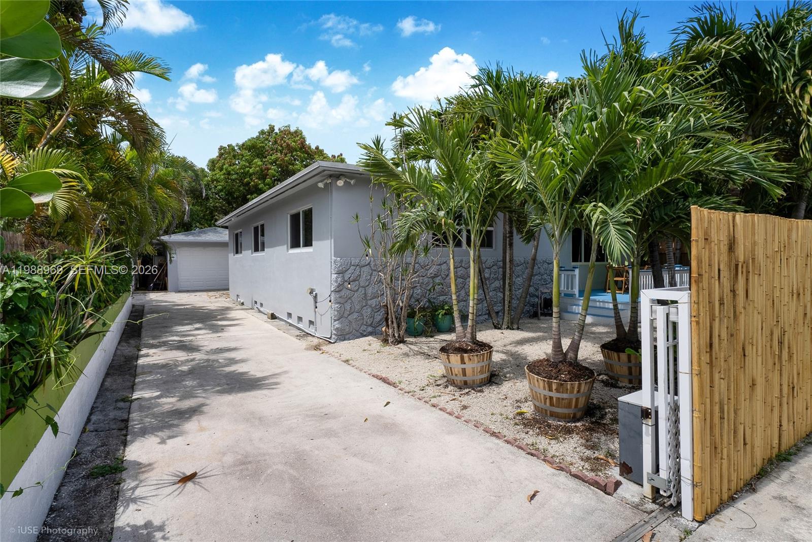 113 SW 2nd St, Hallandale Beach FL 33009