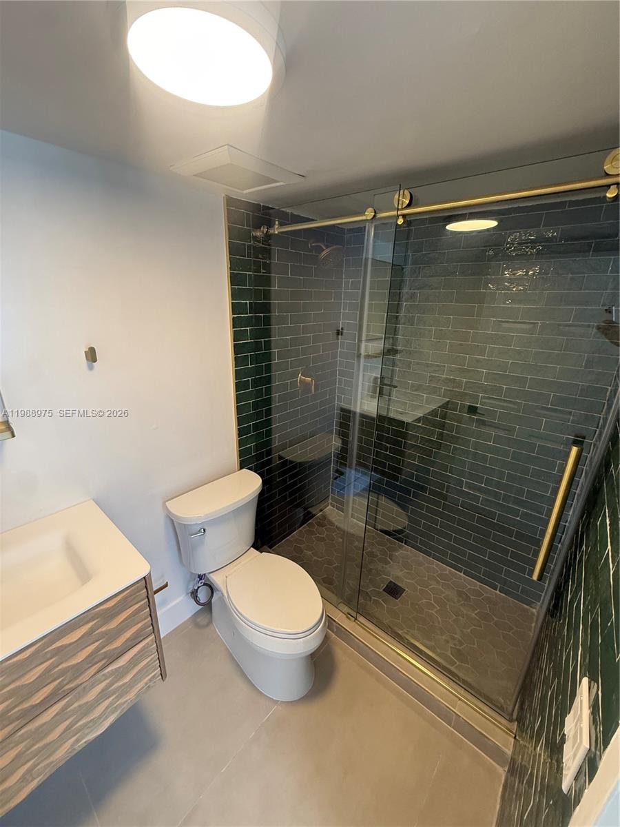6937 Bay Dr, Miami Beach FL 33141