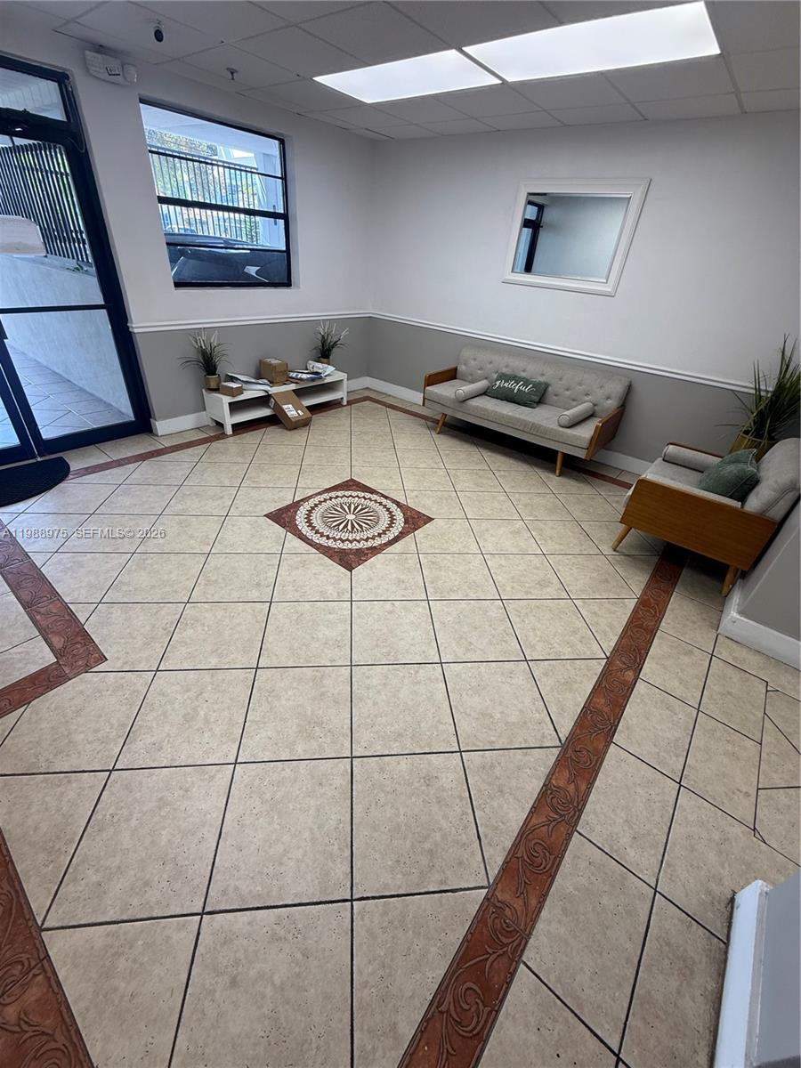 6937 Bay Dr, Miami Beach FL 33141