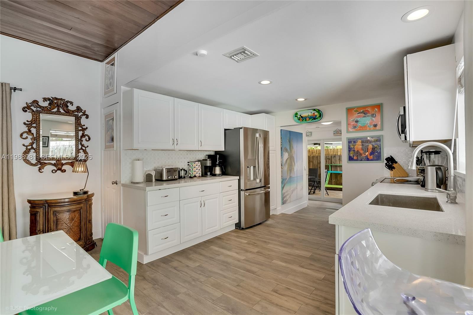 212 SW 1st Ave, Hallandale Beach FL 33009