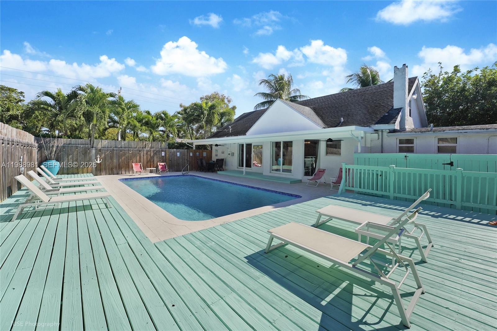 212 SW 1st Ave, Hallandale Beach FL 33009