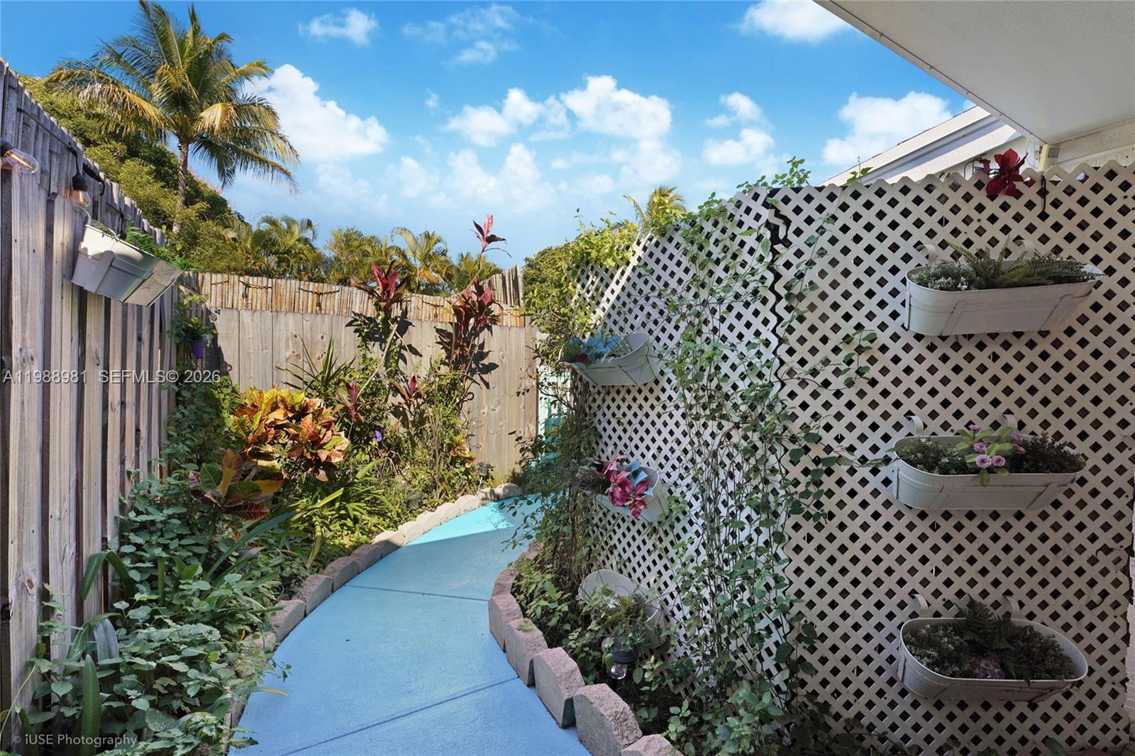 212 SW 1st Ave, Hallandale Beach FL 33009