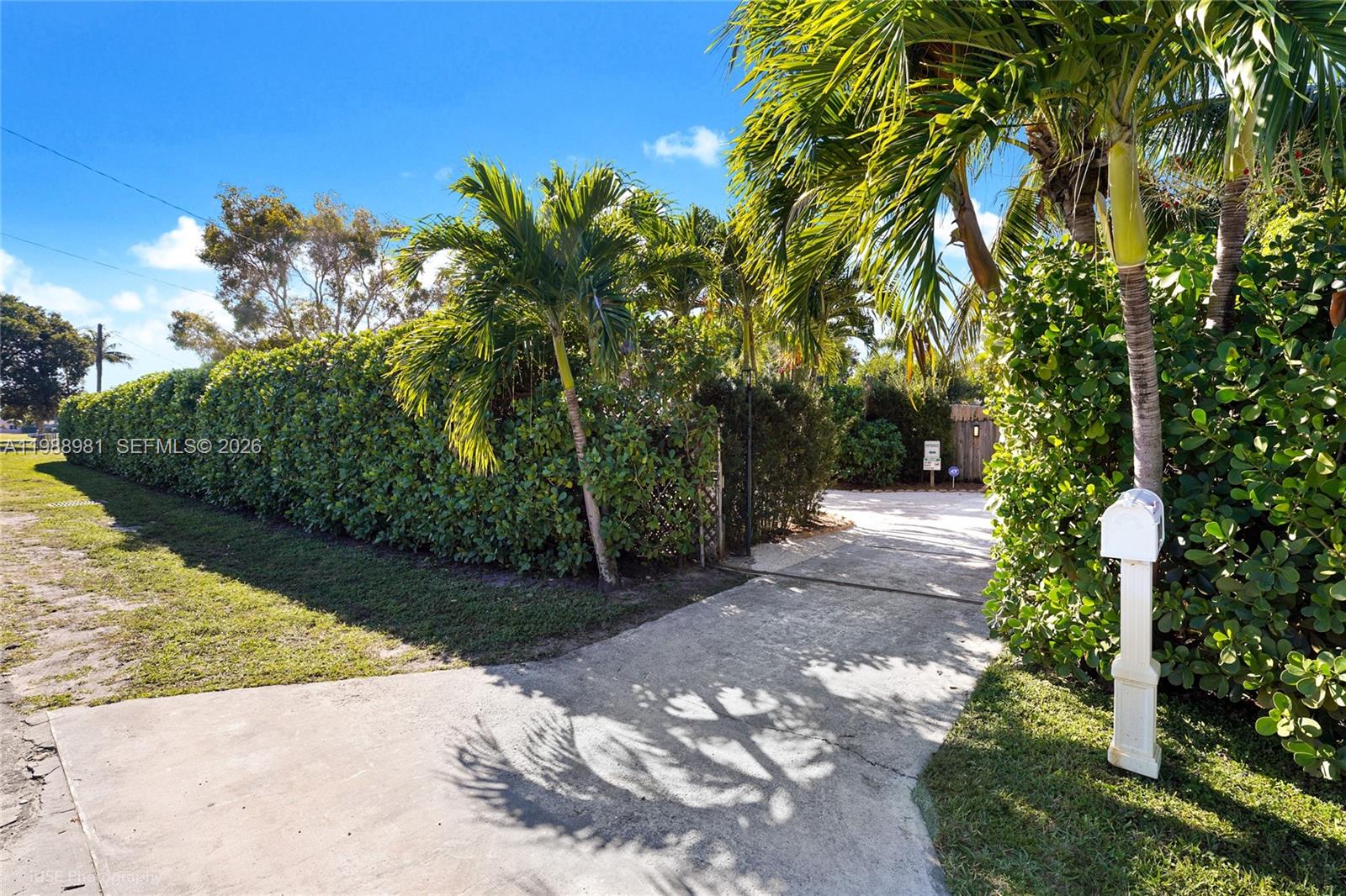 212 SW 1st Ave, Hallandale Beach FL 33009