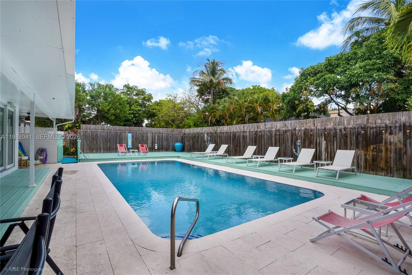 212 SW 1st Ave, Hallandale Beach FL 33009