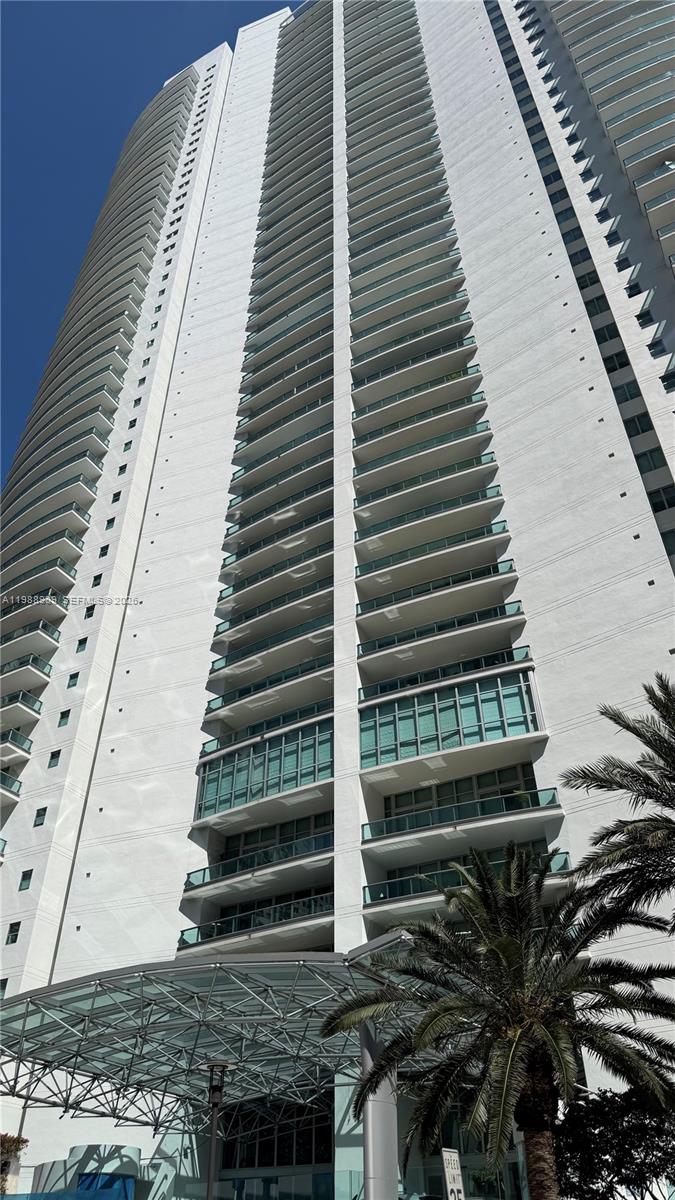 1331 Brickell Bay Dr #3203, Miami FL 33131