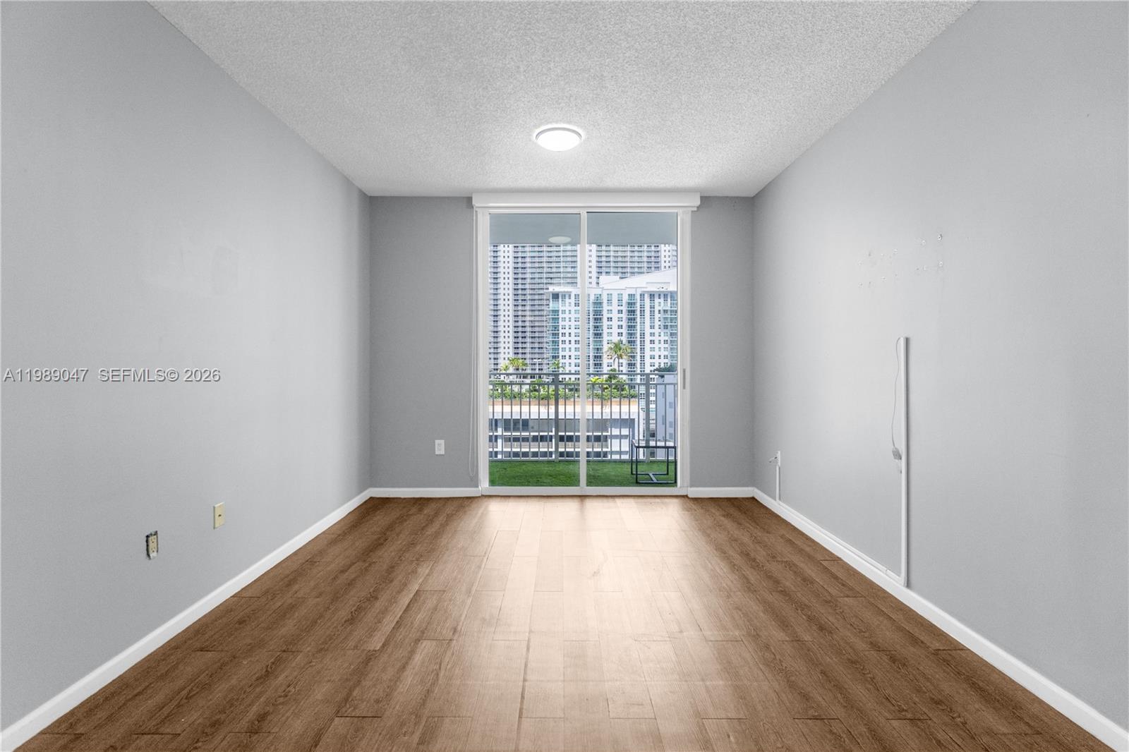 185 SE 14th Ter #1611, Miami FL 33131