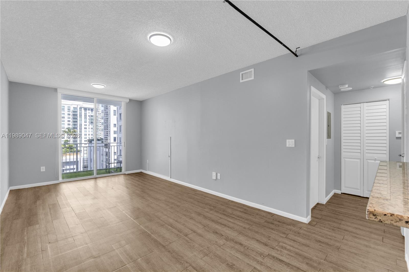185 SE 14th Ter #1611, Miami FL 33131