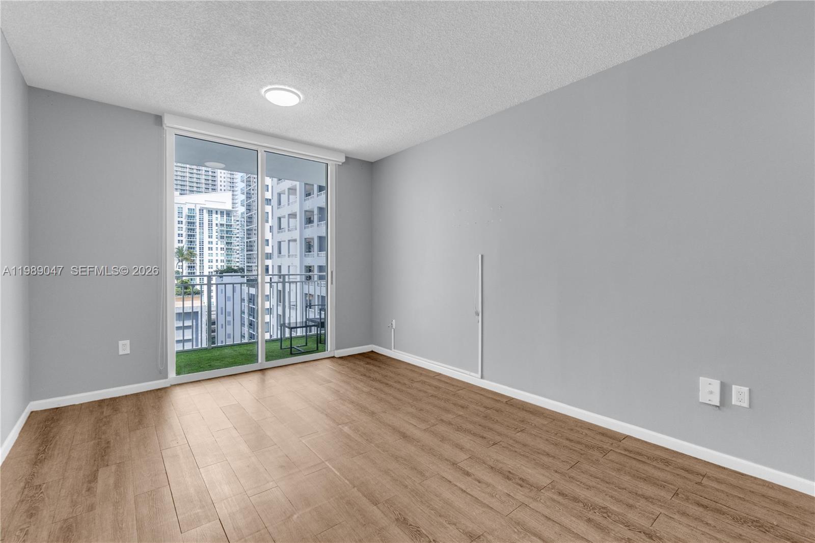 185 SE 14th Ter #1611, Miami FL 33131
