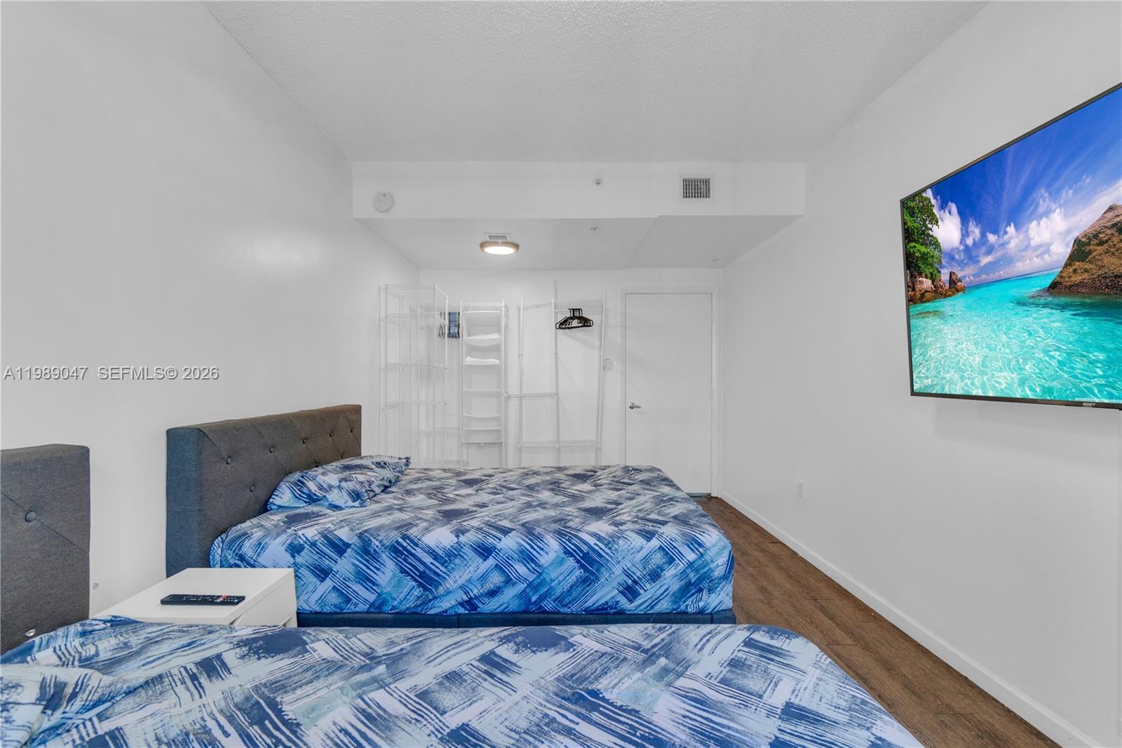 185 SE 14th Ter #1611, Miami FL 33131