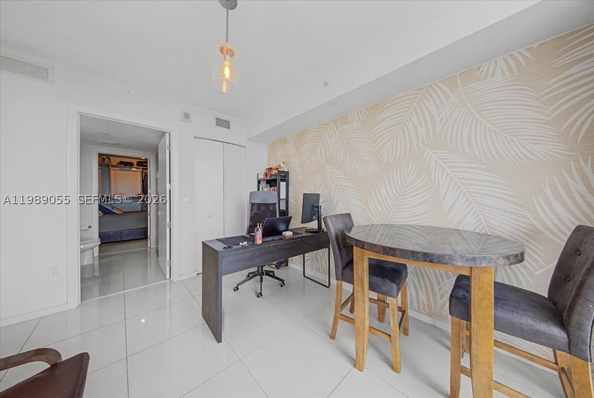 5252 NW 85th Ave #1410, Doral FL 33166