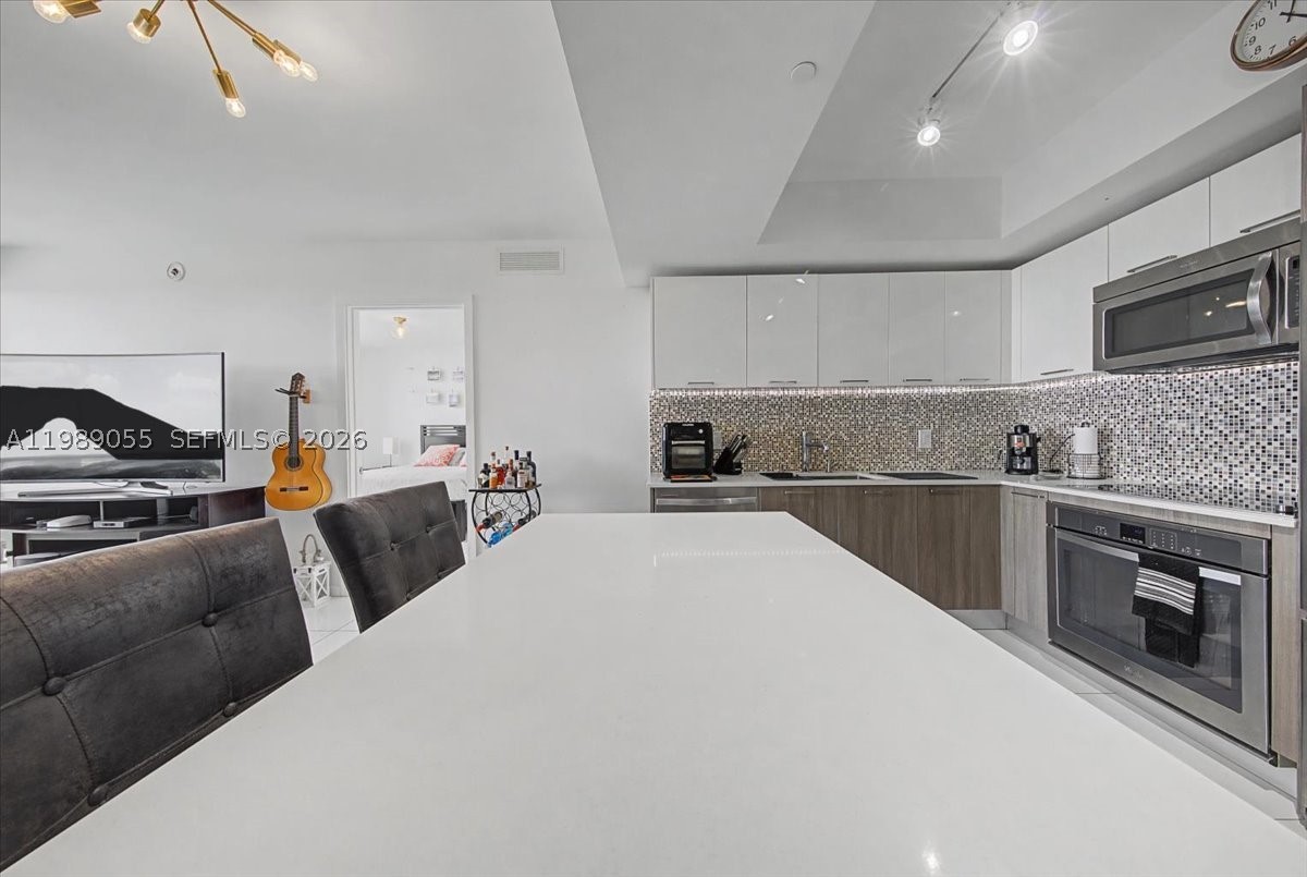 5252 NW 85th Ave #1410, Doral FL 33166