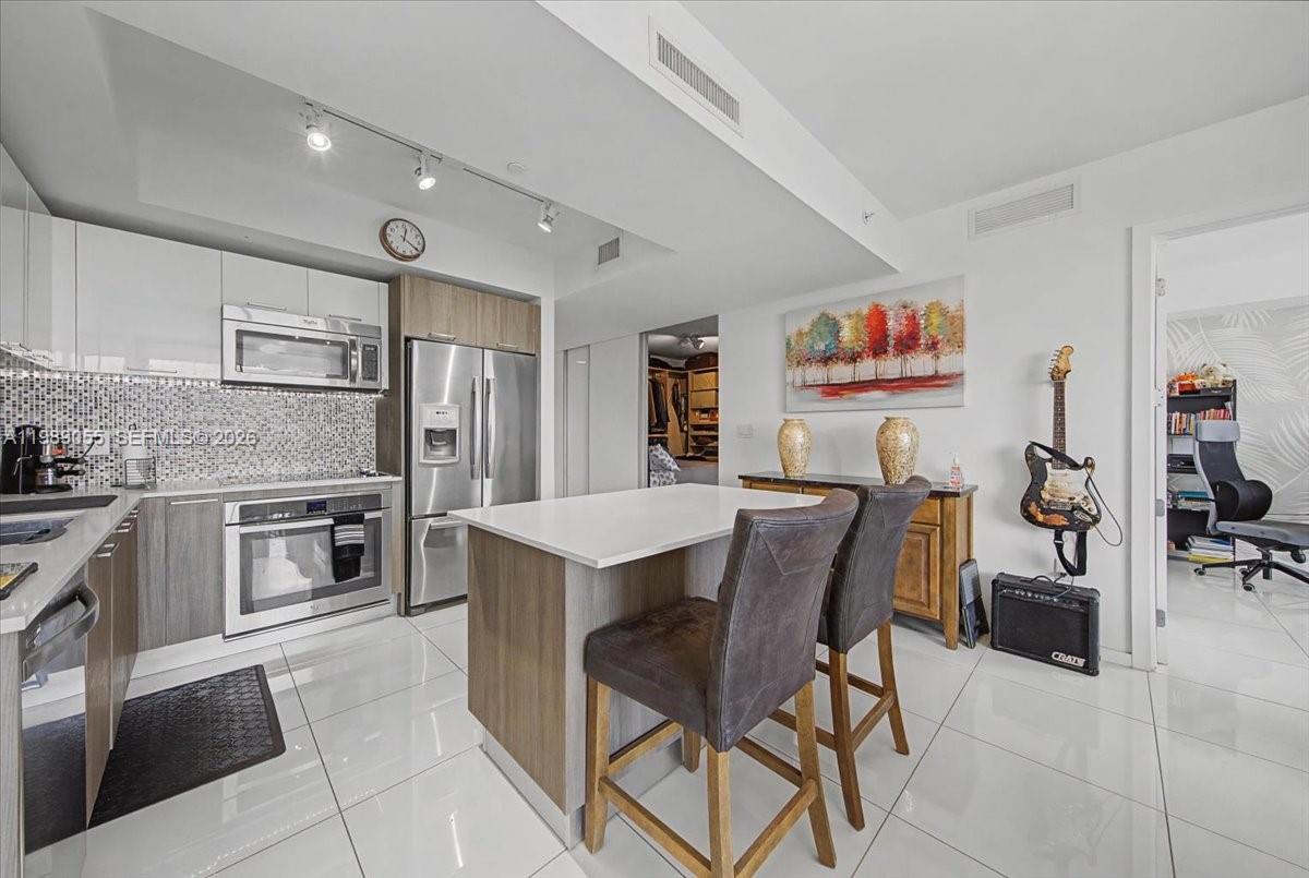 5252 NW 85th Ave #1410, Doral FL 33166