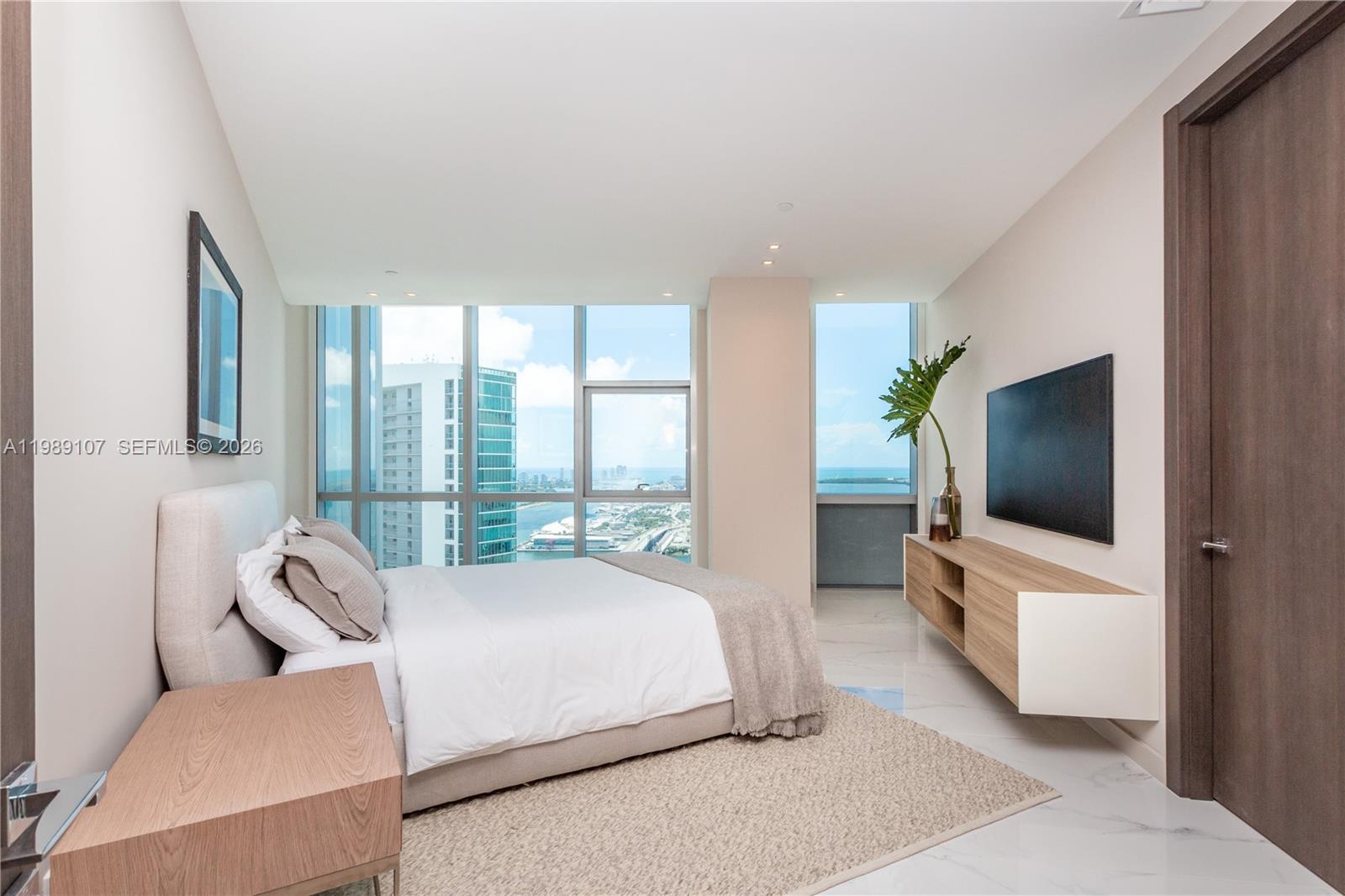 851 NE 1st Ave #PH 4611, Miami FL 33132