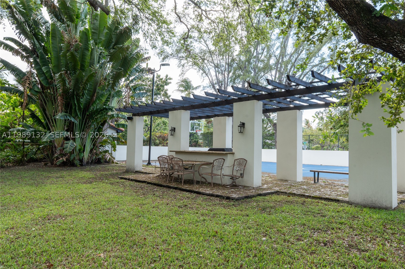 5005 Lakeview Dr, Miami Beach FL 33140