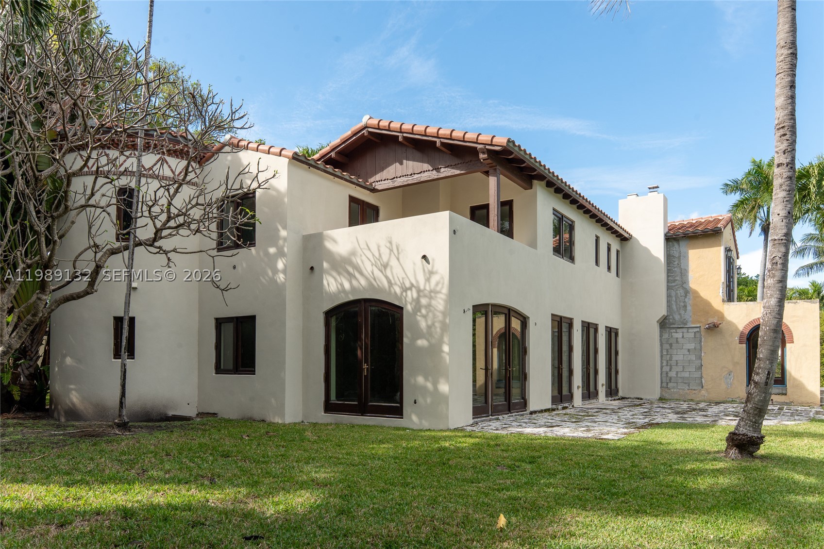 5005 Lakeview Dr, Miami Beach FL 33140
