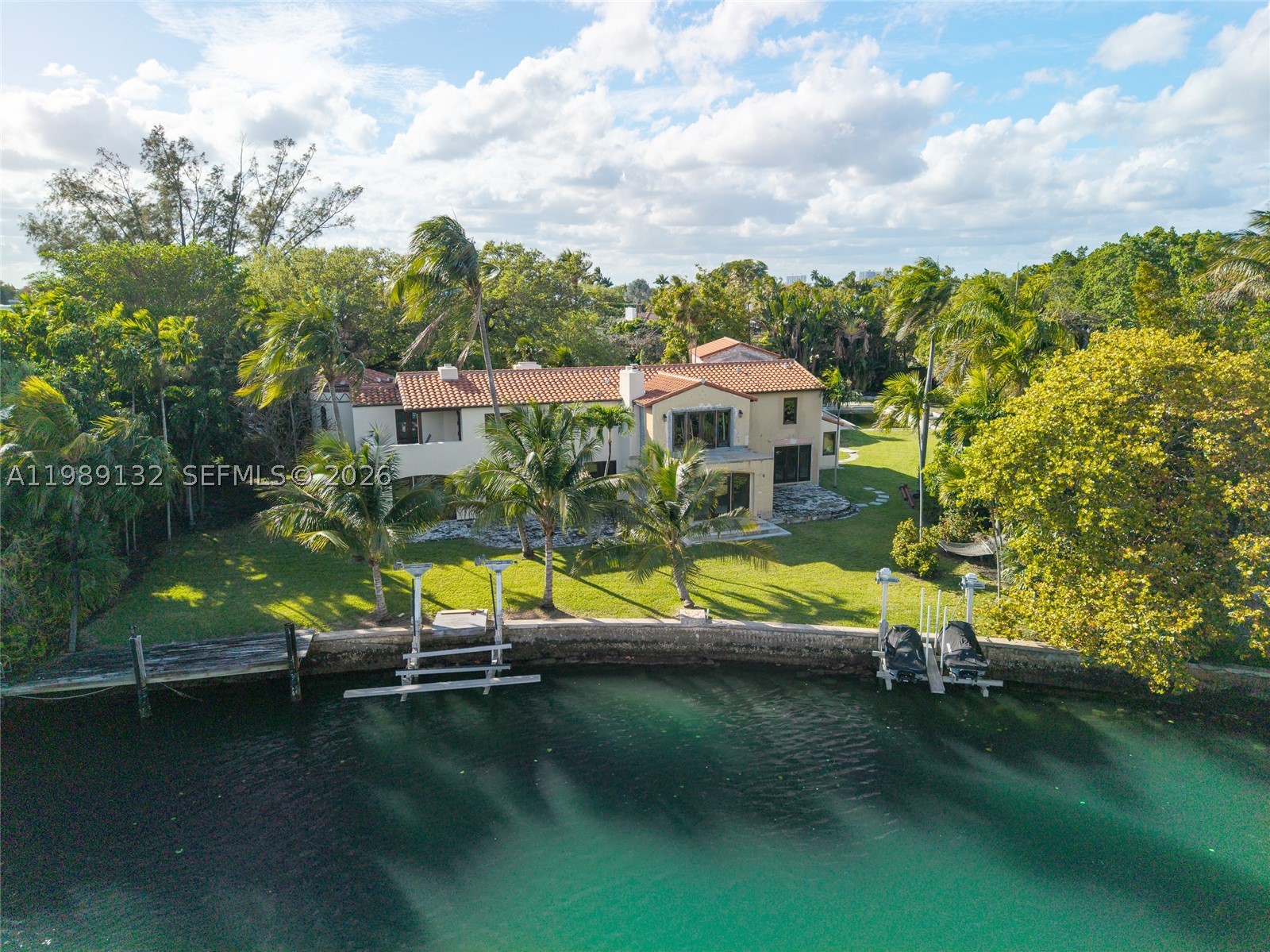 5005 Lakeview Dr, Miami Beach FL 33140