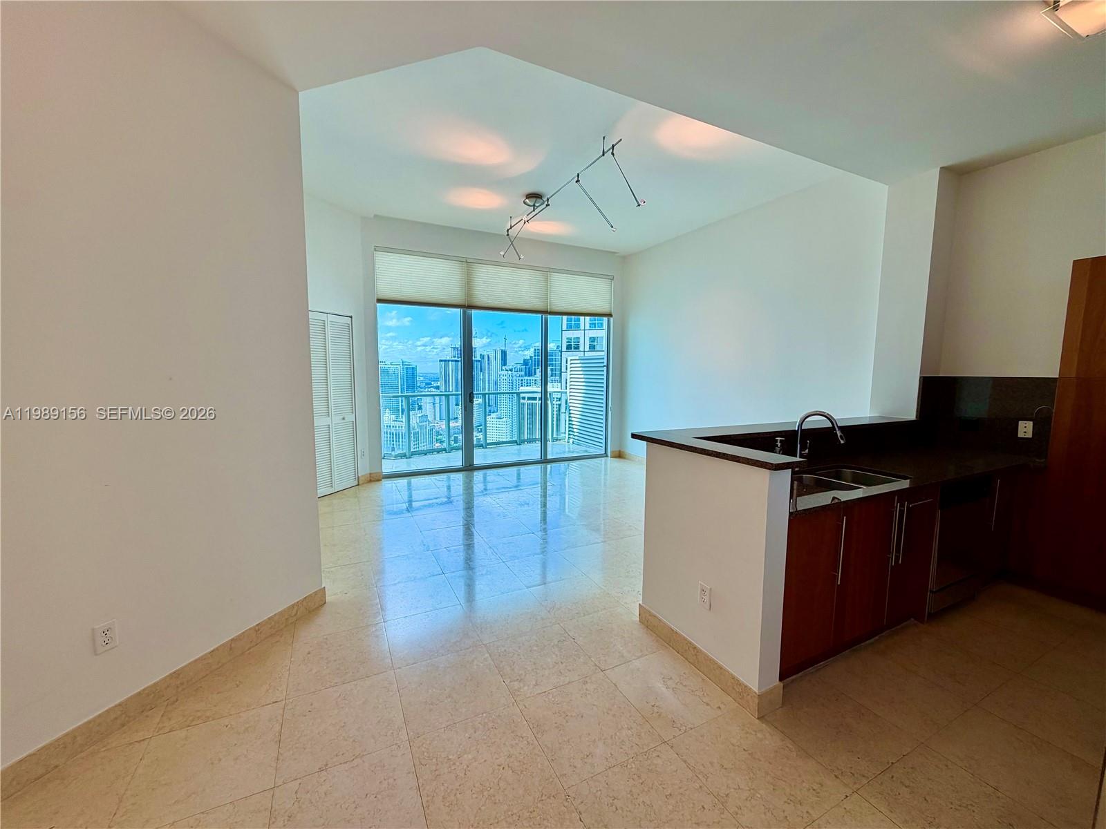 300 S Biscayne Blvd #PH-3805, Miami FL 33131