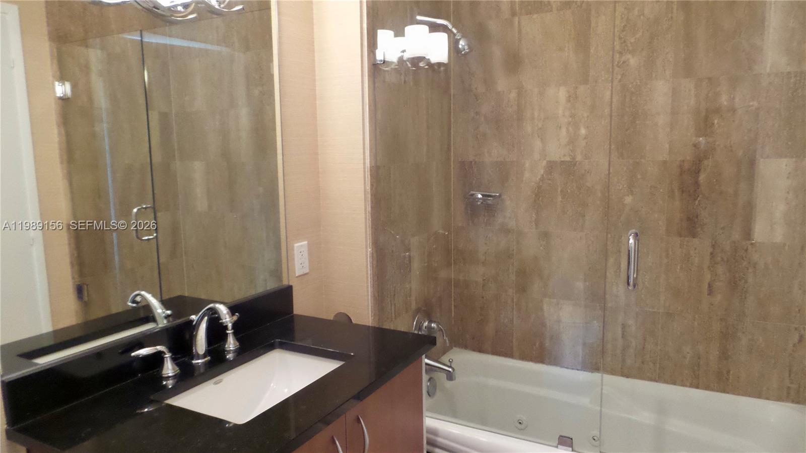 300 S Biscayne Blvd #PH-3805, Miami FL 33131