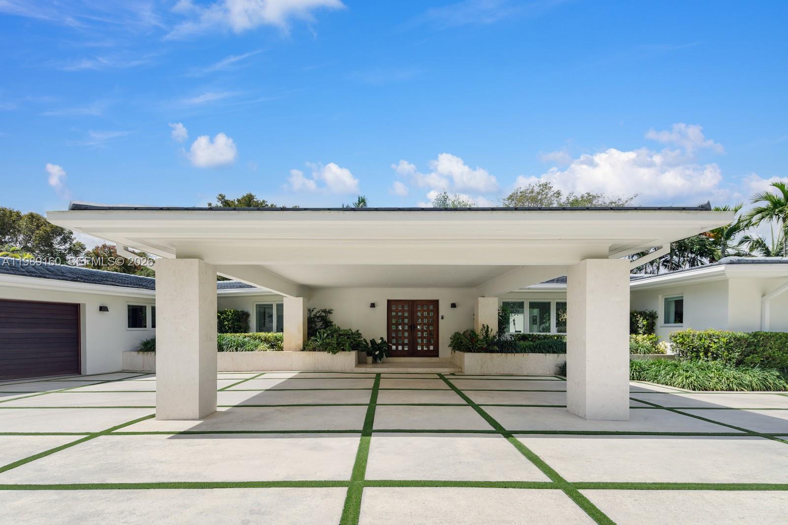 6120 Riviera Dr, Coral Gables FL 33146