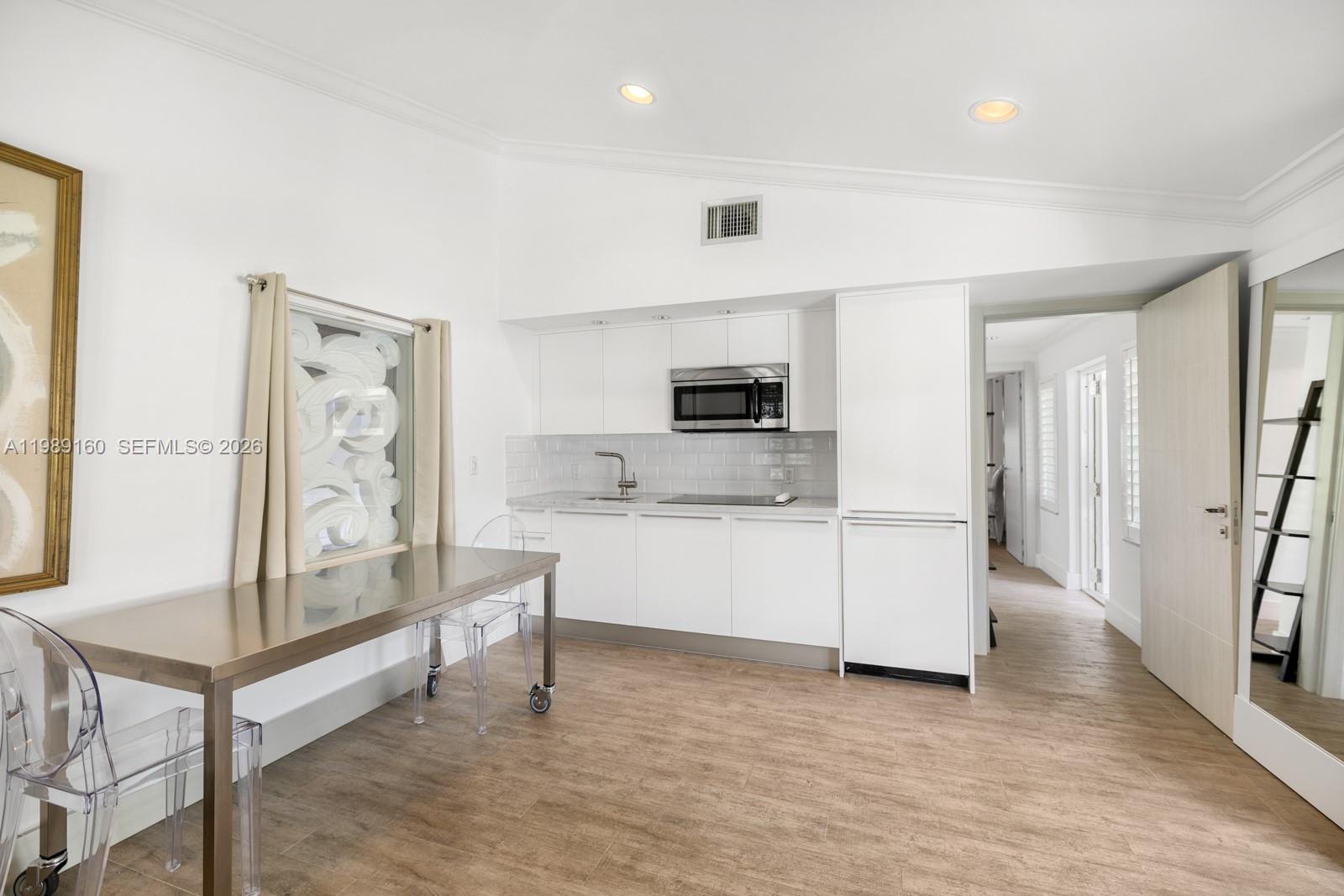 6120 Riviera Dr, Coral Gables FL 33146