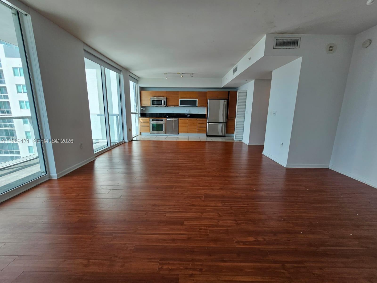 244 Biscayne Blvd #3707, Miami FL 33132
