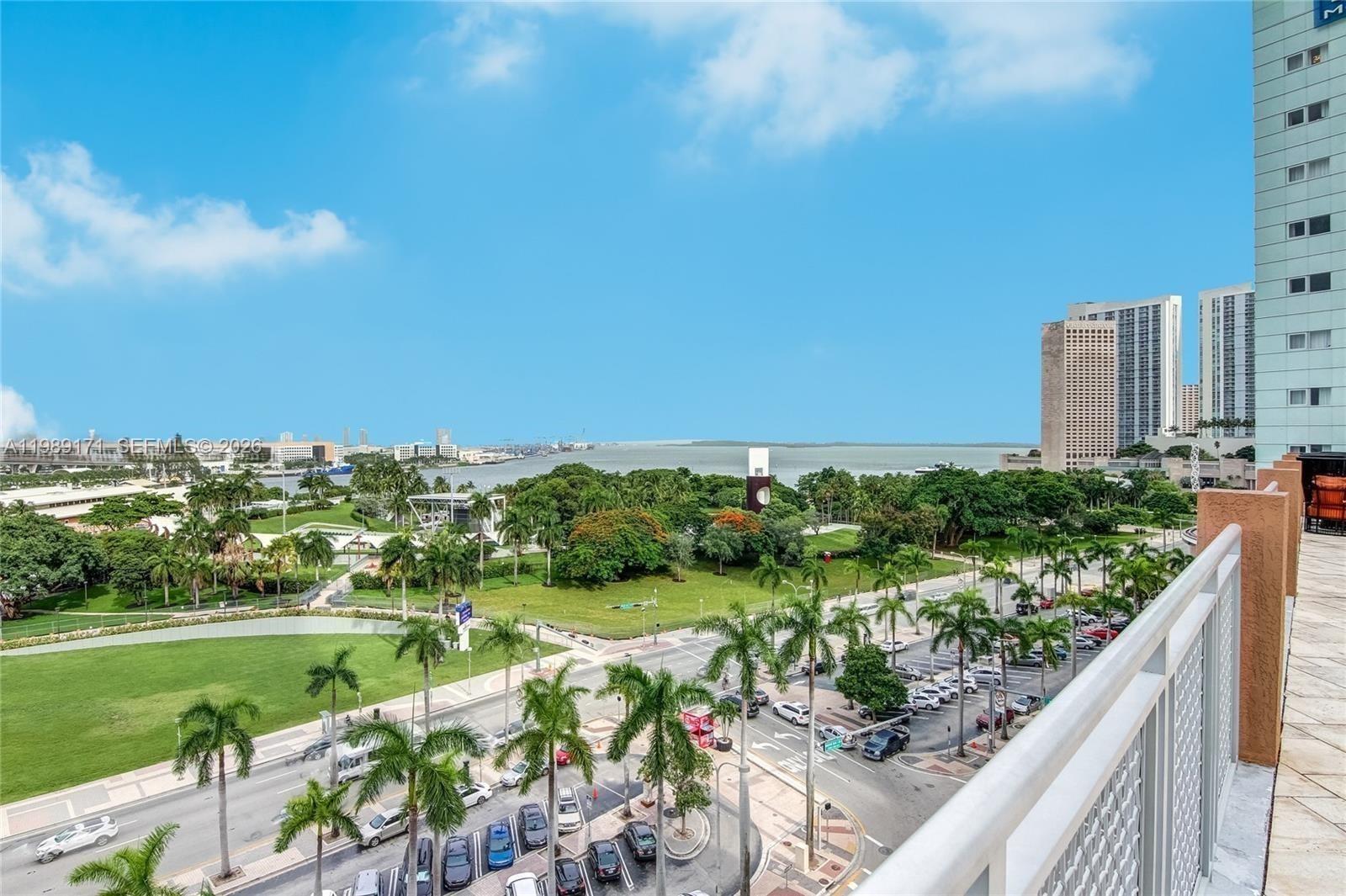 244 Biscayne Blvd #3707, Miami FL 33132