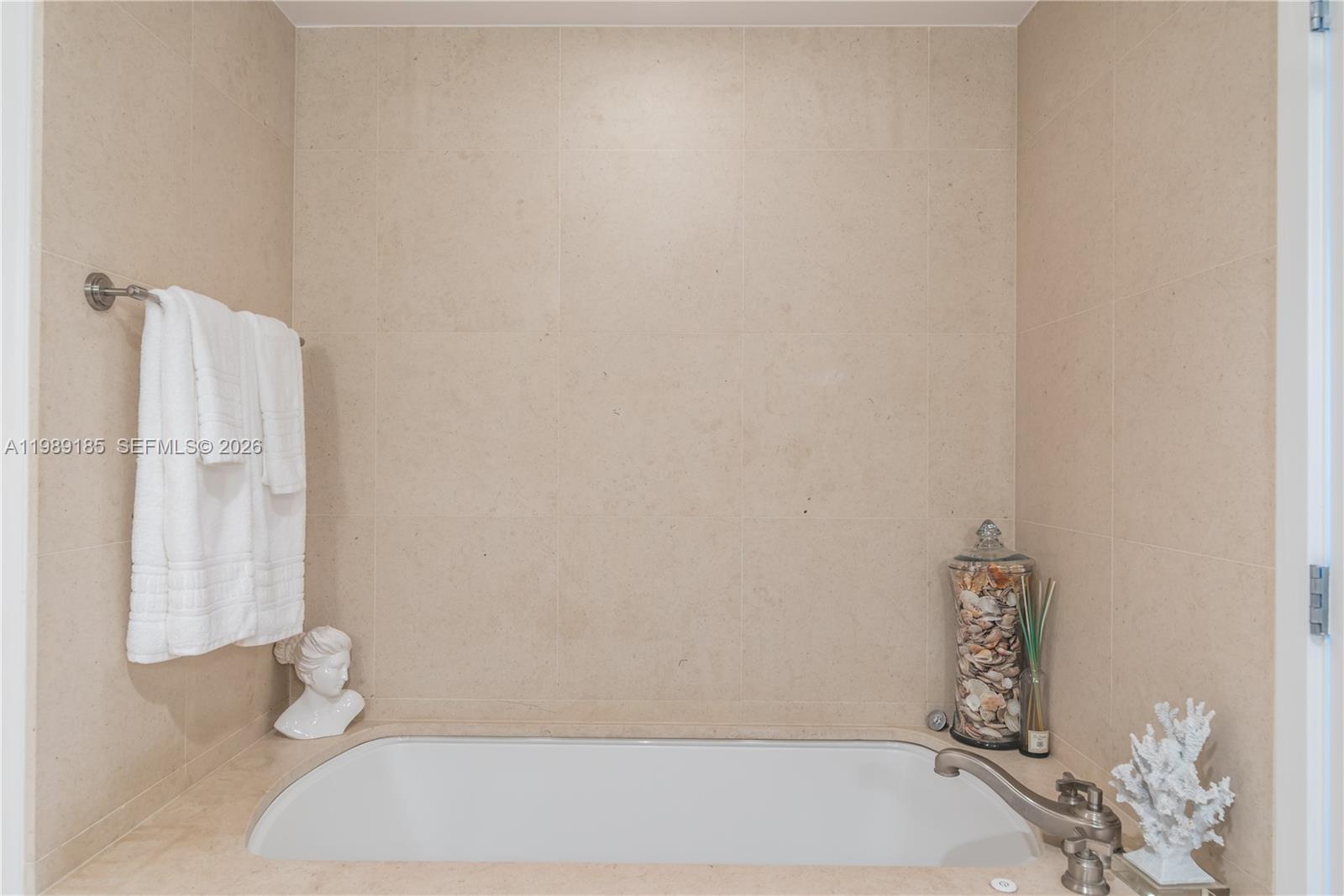 6899 Collins Ave #1605, Miami Beach FL 33141