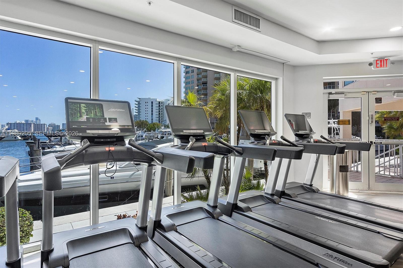 3340 NE 190th St #1808, Aventura FL 33180