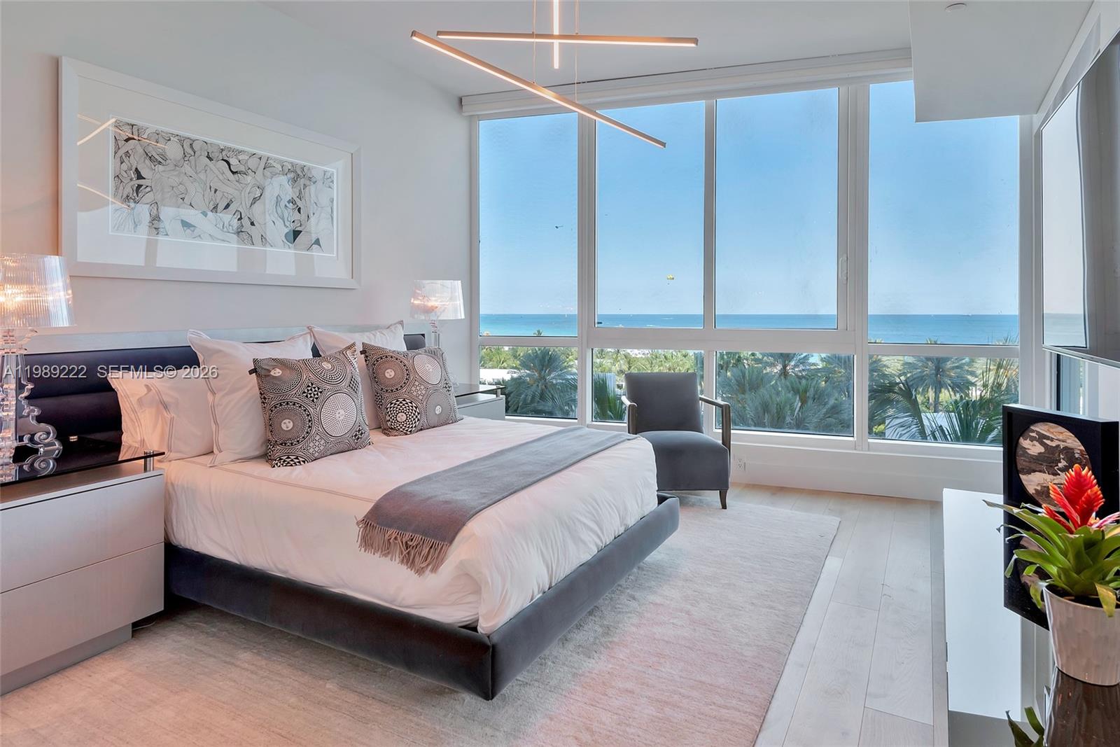 100 S Pointe Dr #708, Miami Beach FL 33139