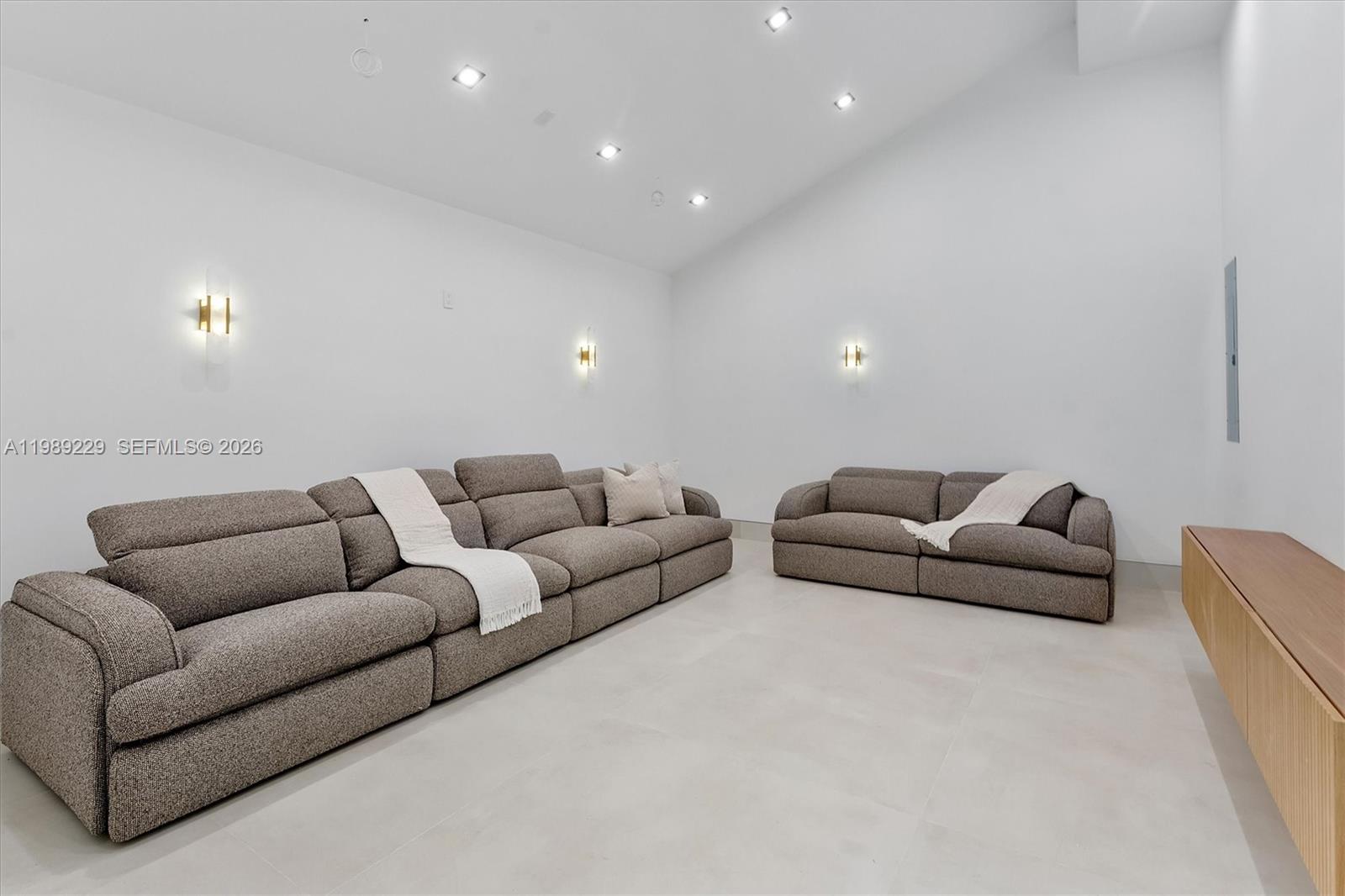 5820 SW 33rd Ln, Hollywood FL 33312