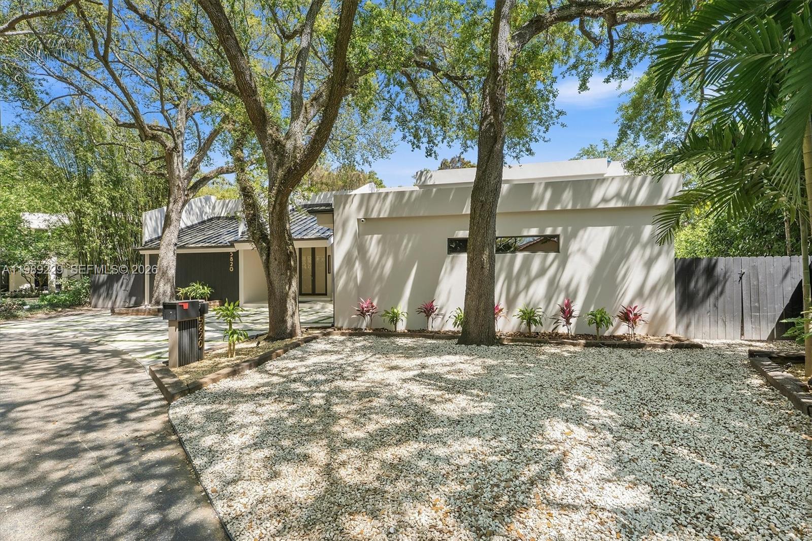 5820 SW 33rd Ln, Hollywood FL 33312