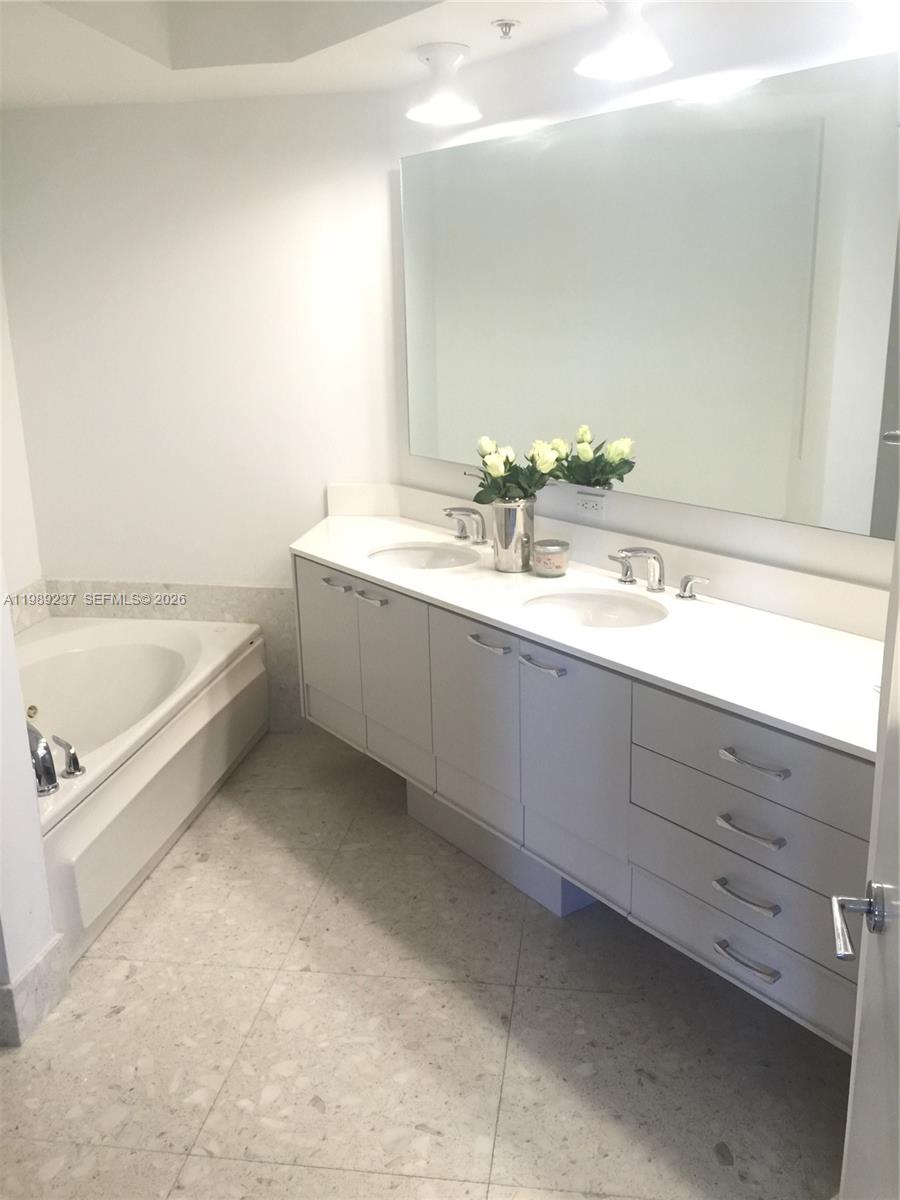1 Century Ln #301, Miami Beach FL 33139