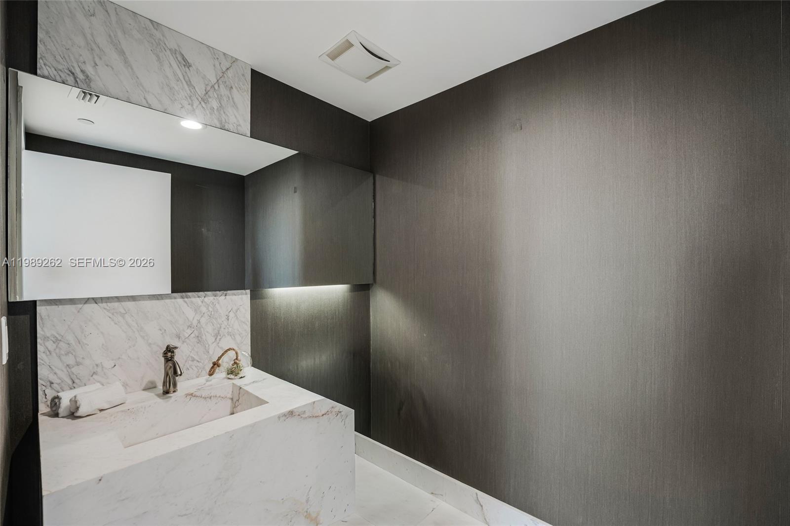 3301 NE 183rd St #1601, Aventura FL 33160