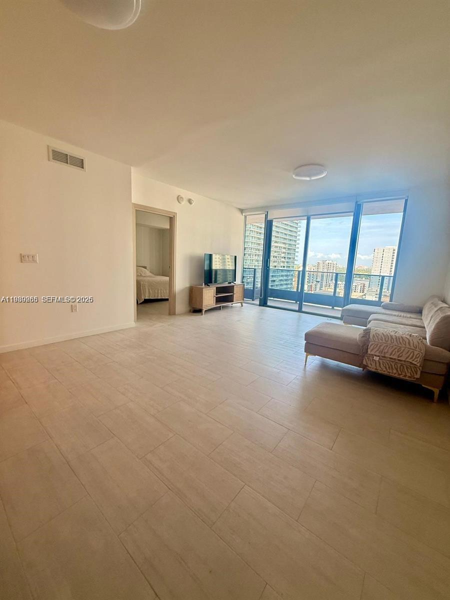 1000 brickell plz #2008, Miami FL 33131