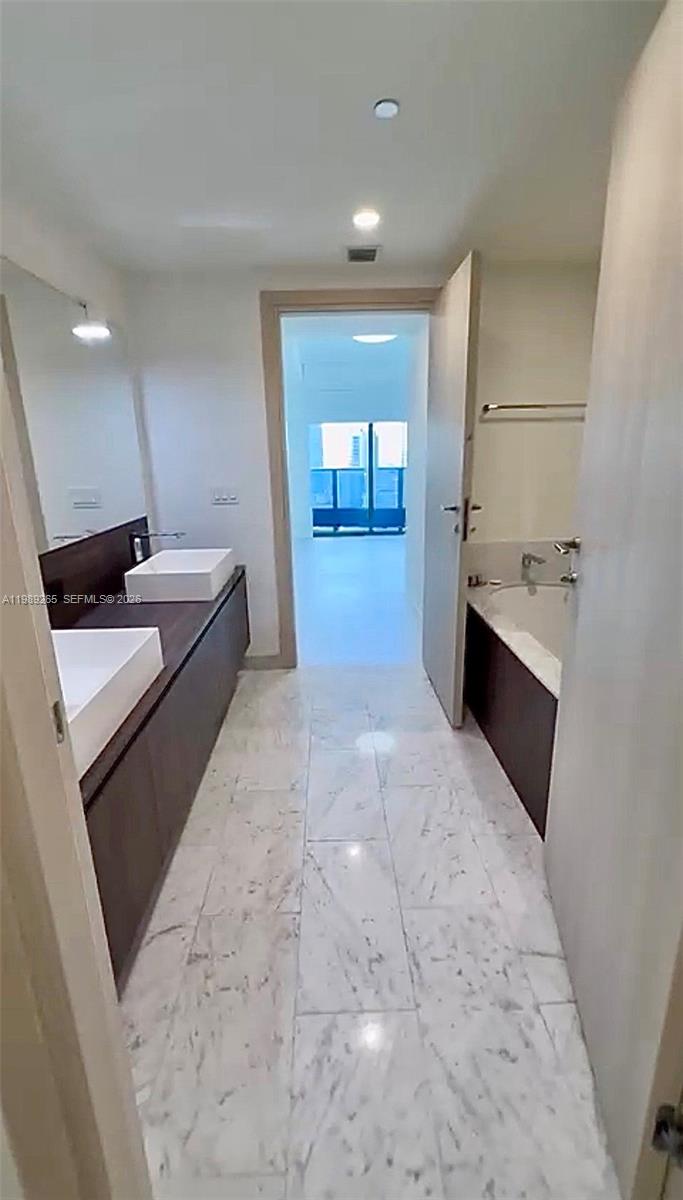 1000 brickell plz #2008, Miami FL 33131