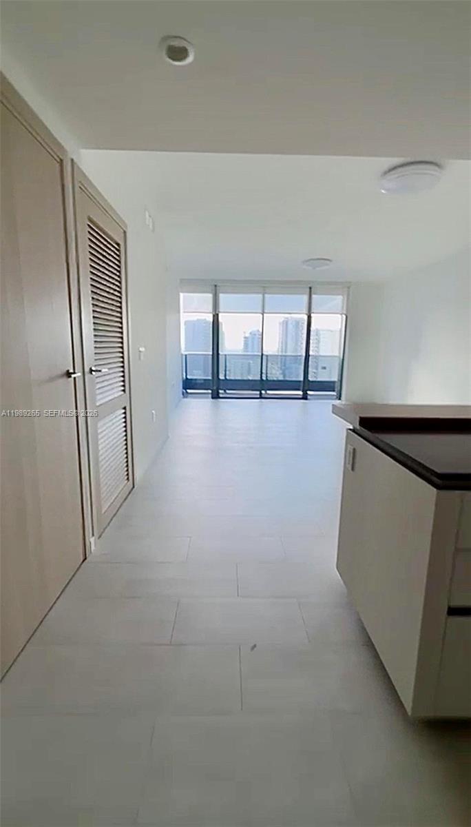 1000 brickell plz #2008, Miami FL 33131
