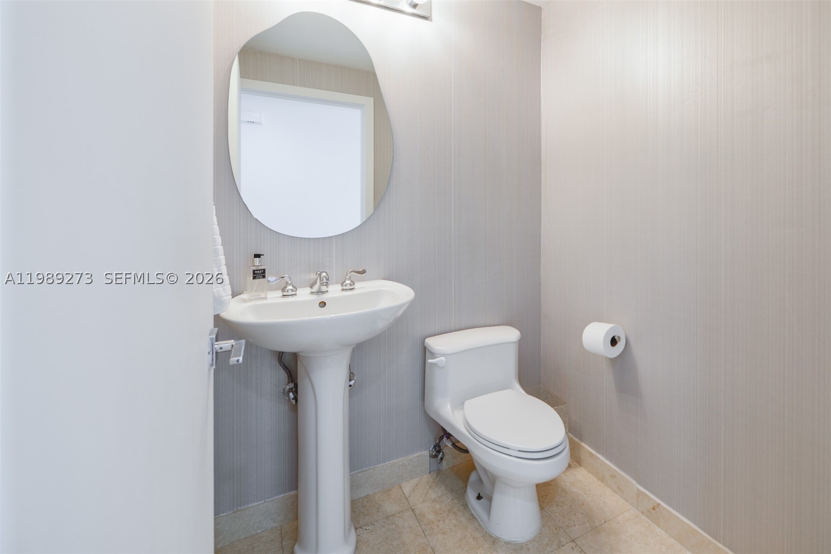 21050 Point Pl #702, Aventura FL 33180