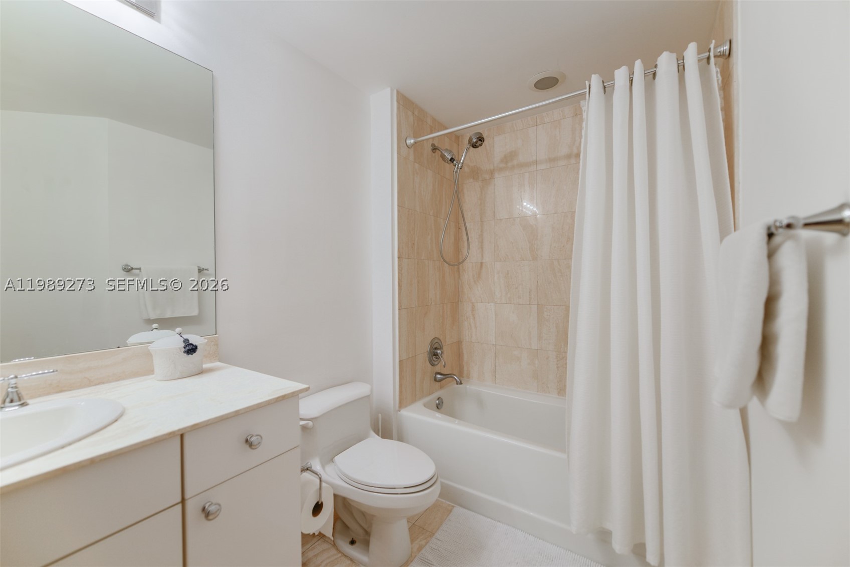 21050 Point Pl #702, Aventura FL 33180