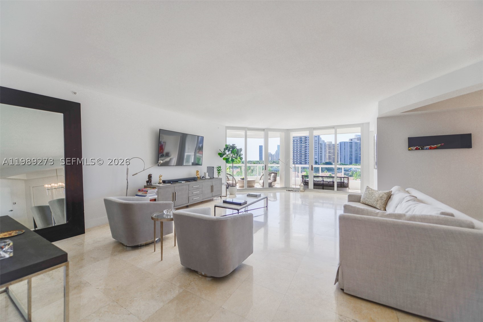 21050 Point Pl #702, Aventura FL 33180