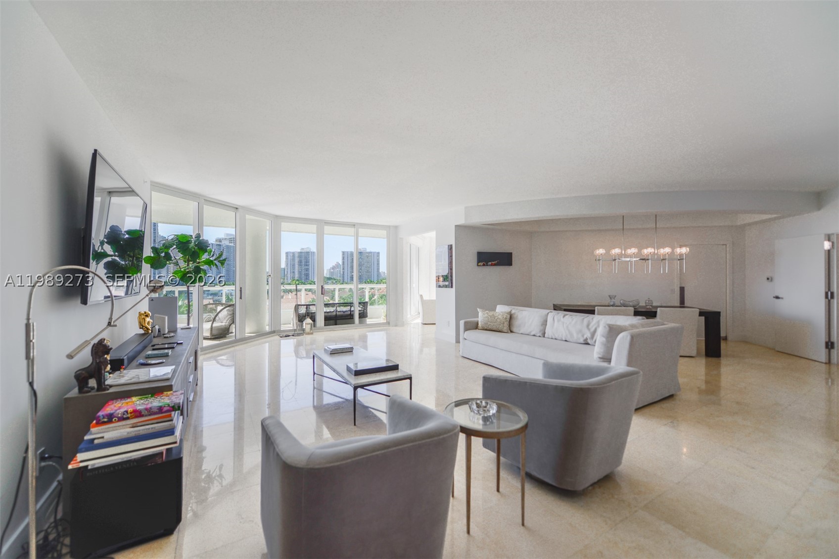 21050 Point Pl #702, Aventura FL 33180